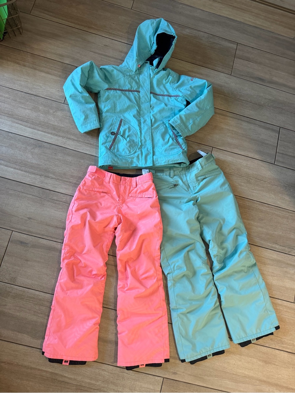 Lot of 3 Roxy Girls & Billabong Hooded Ski Jacket and snow pants